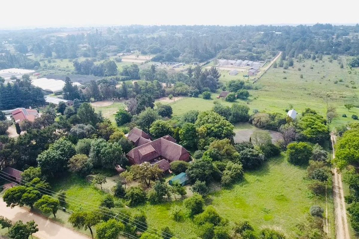 LOVELY 2.6-HECTARE RESIDENTIAL PROPERTY – KYALAMI AH - Photo 5