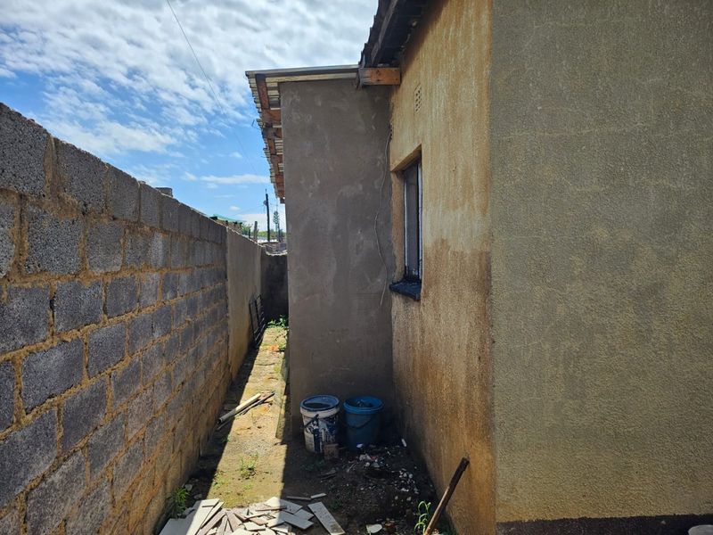 A well positioned house with massive yard in the heart of Soweto!  - Photo 6