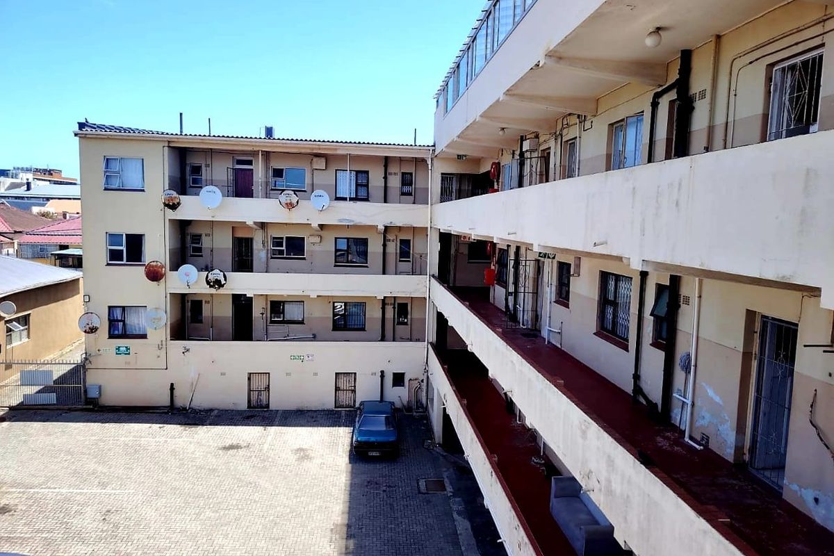 3 Bedroom Apartment for Sale in Quigney  - Photo 5