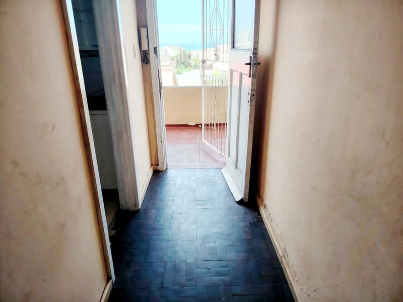 3 Bedroom Apartment for Sale in Quigney  - Photo 4