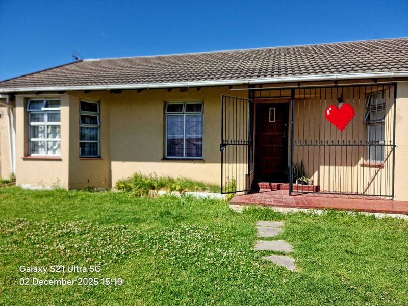 NEW LISTING – 3 Bedroom Home + Granny Flat in Clairwood, Eersterivier!  EXCLUSIVE SOLE MANDATE!!!! - Photo 2