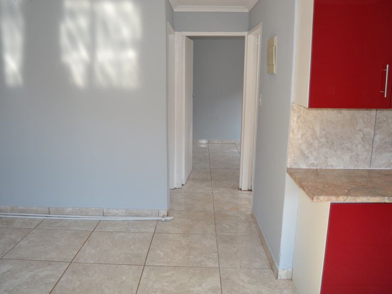 WELL SECURED 2 BEDROOM CLOSE TO ALL TRANSPORT MODE - Photo 10