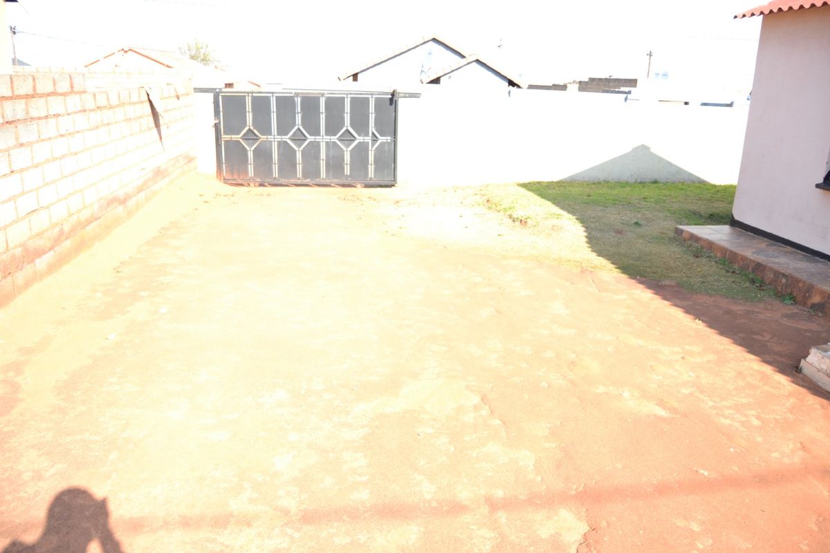 WELL SECURED 2 BEDROOM CLOSE TO ALL TRANSPORT MODE - Photo 3