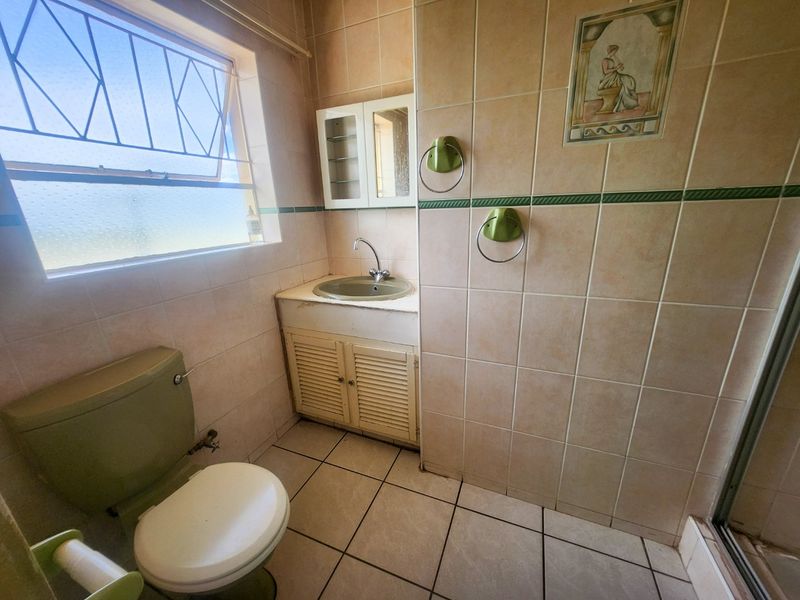 A well-designed property offering dual-living convenience and a double garage. - Photo 10