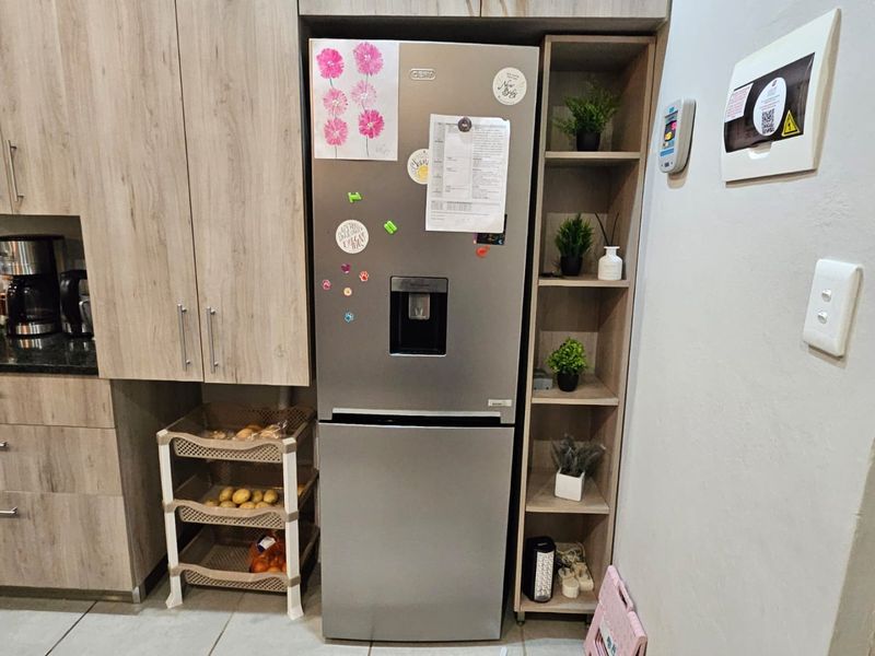 Ground Floor Stylish 2-Bedroom Apartment with Balcony and Private Gate Access in Ferndale! - Photo 7