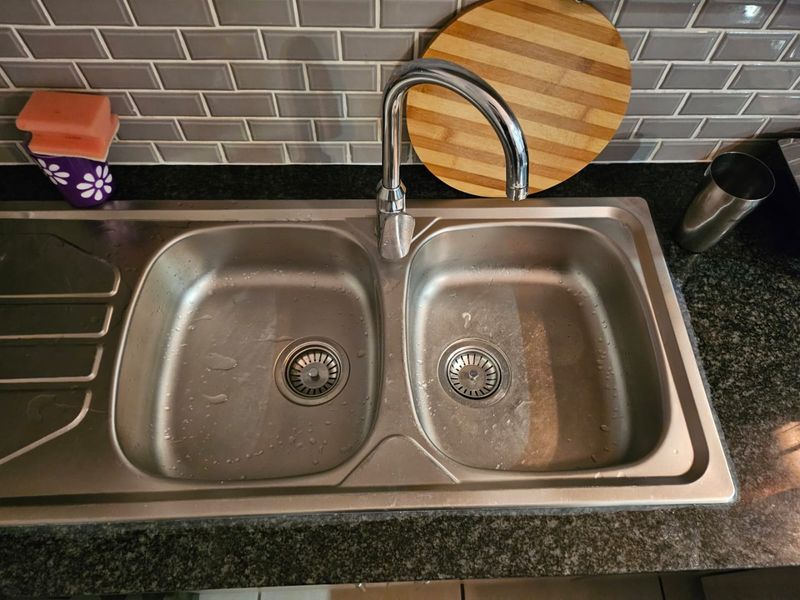 Ground Floor Stylish 2-Bedroom Apartment with Balcony and Private Gate Access in Ferndale! - Photo 8