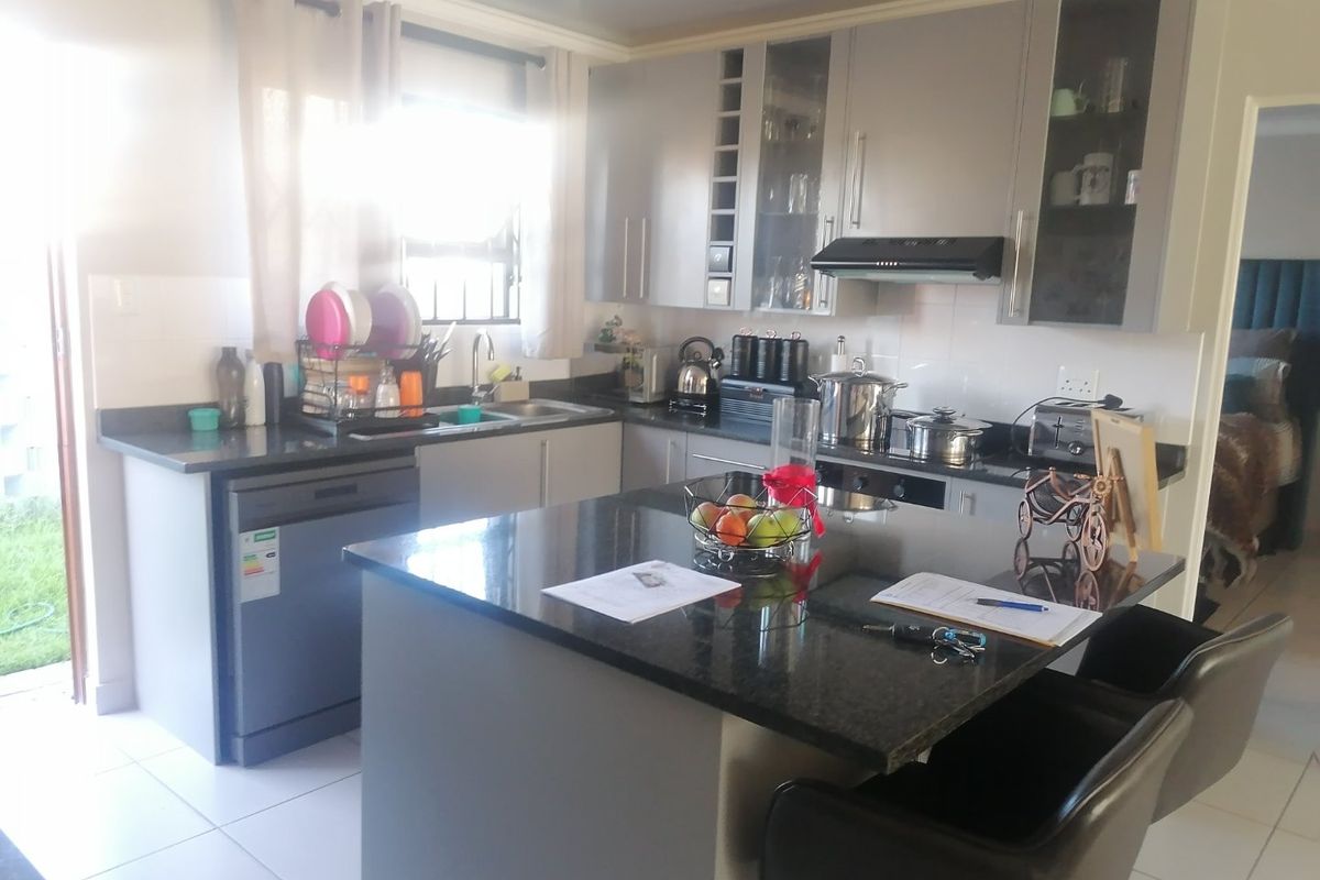 Modern Gem in the Perfect Spot - Photo 5