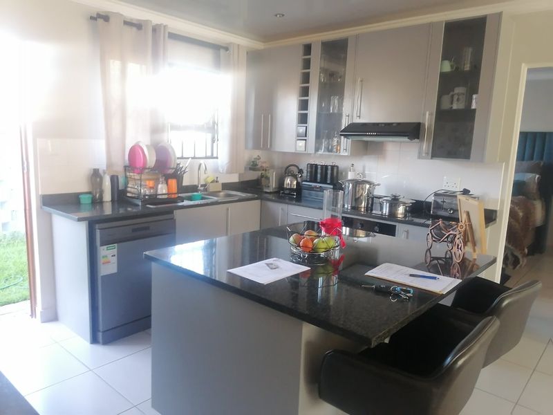 Modern Gem in the Perfect Spot - Photo 5