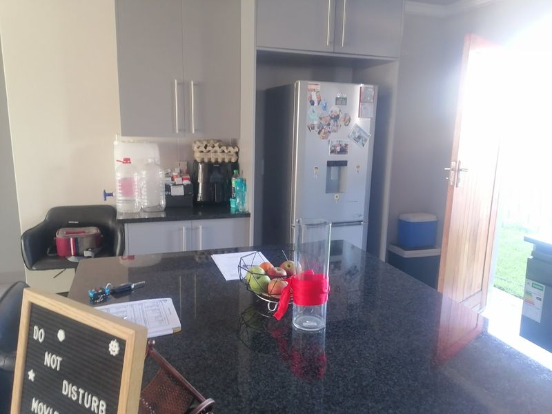 Modern Gem in the Perfect Spot - Photo 4