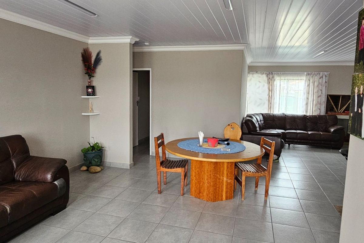 Prestige Estate in Albertinia. Available to rent or buy. - Photo 5