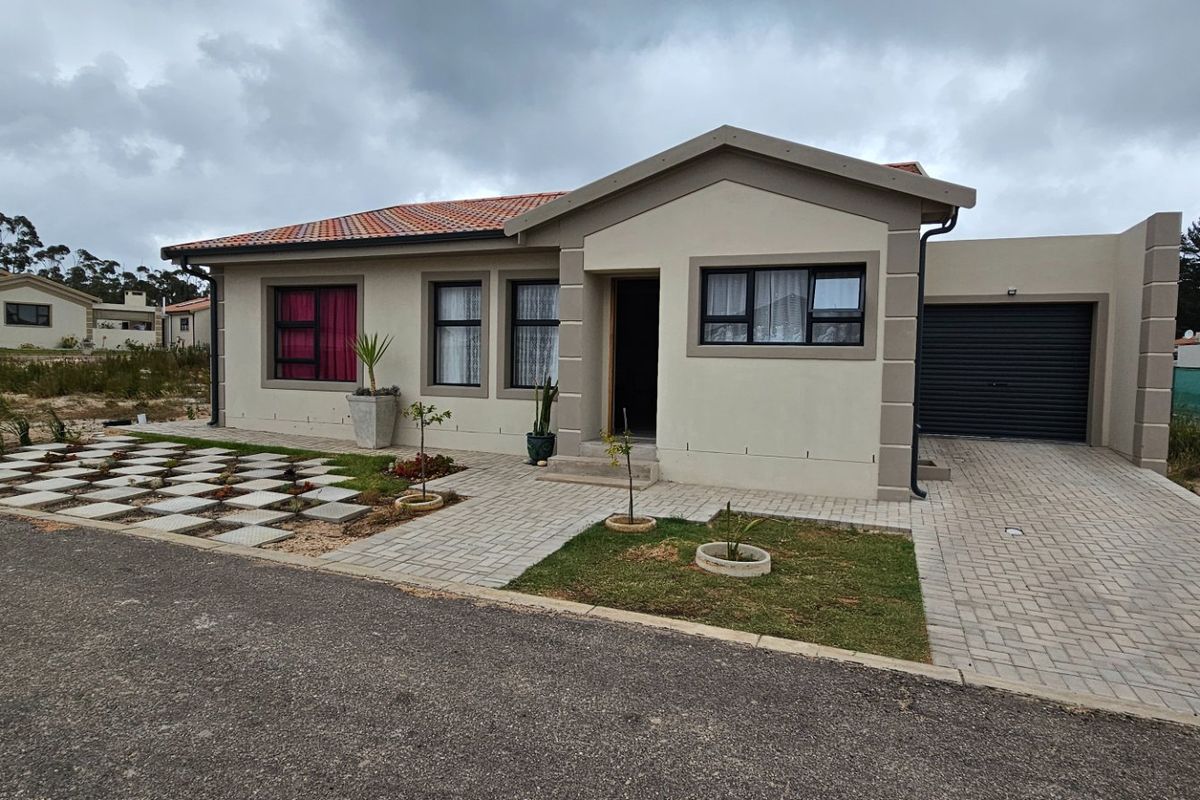 Prestige Estate in Albertinia. Available to rent or buy. - Photo 3