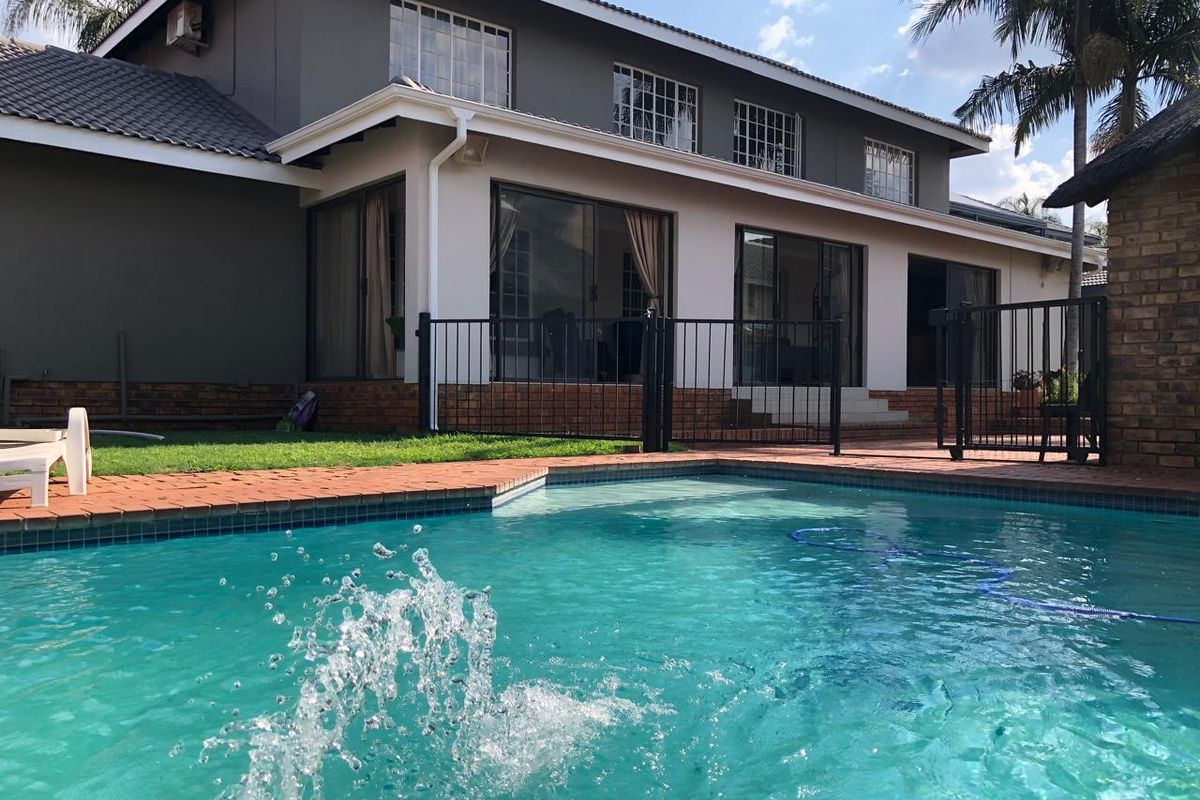 Luxurious Family Haven in Montana Park - Photo 3