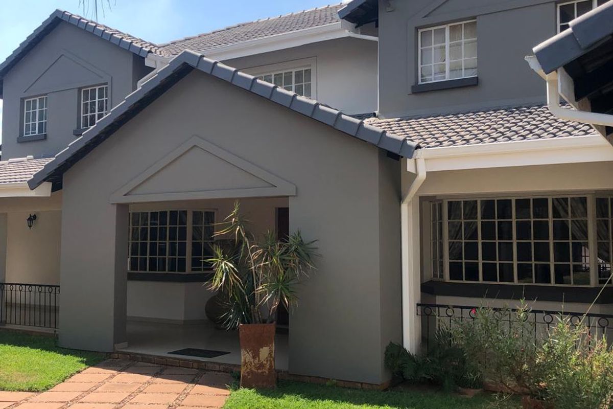 Luxurious Family Haven in Montana Park - Photo 4