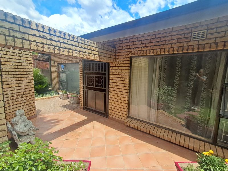 4 Bedroom house in Flamwood - Photo 6