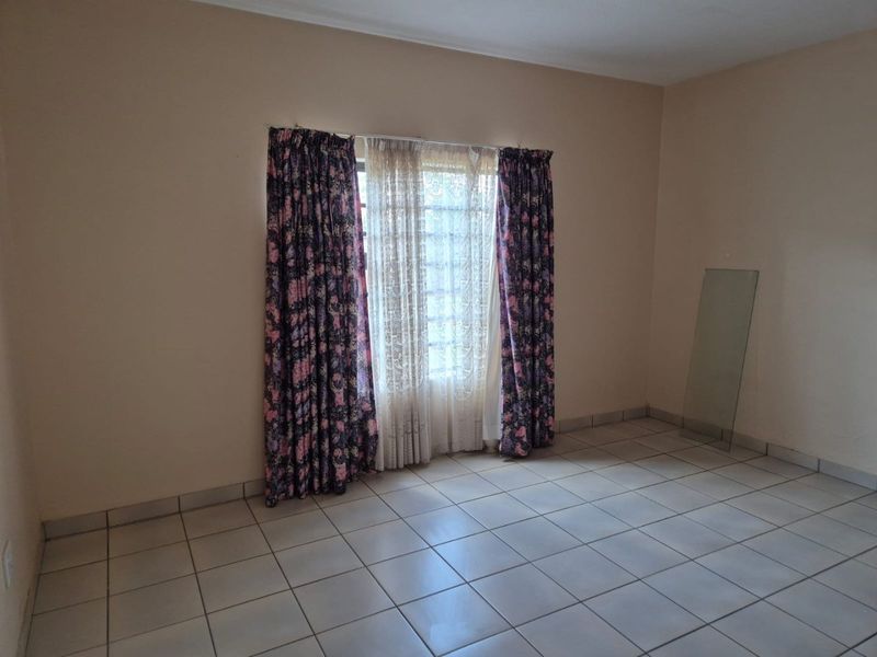 2-Bedroom Flatlet for sale in Flamwood - Photo 10