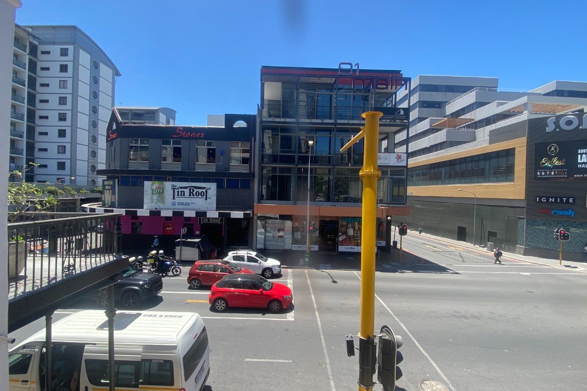 89m2 Commercial Space to Let in Claremont  - Photo 5