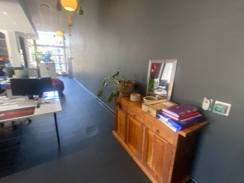 89m2 Commercial Space to Let in Claremont  - Photo 9