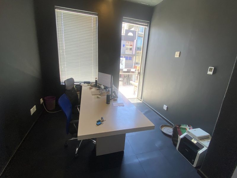 89m2 Commercial Space to Let in Claremont  - Photo 7