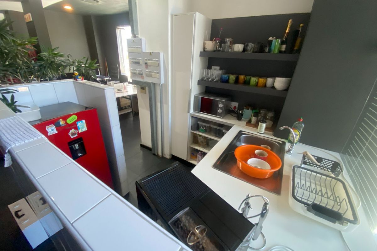 89m2 Commercial Space to Let in Claremont  - Photo 4