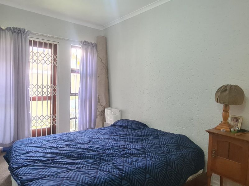 Spacious 1 bed 1 bath ground floor apartment for sale in Morningside - Photo 7