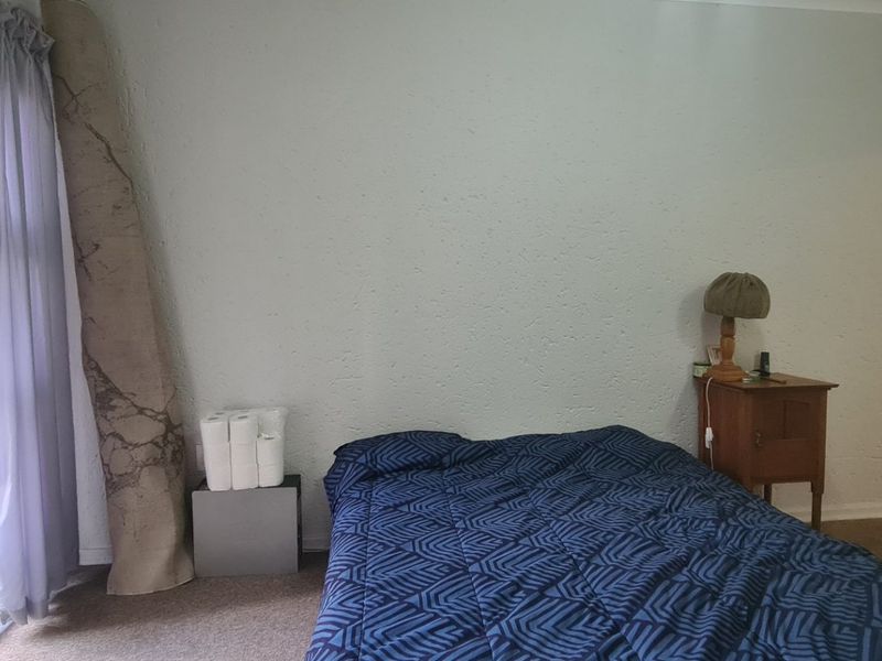 Spacious 1 bed 1 bath ground floor apartment for sale in Morningside - Photo 8