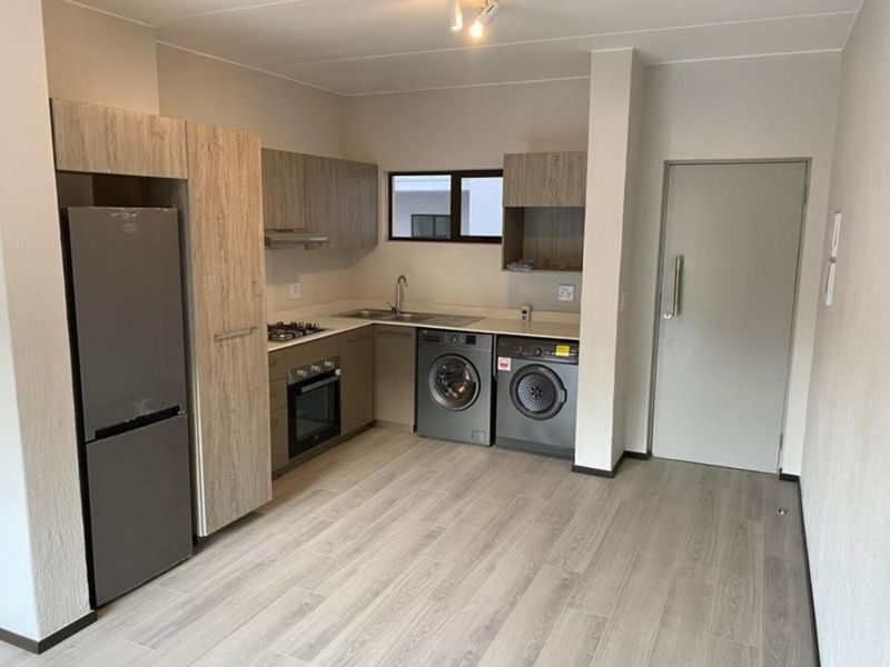 2 Bedroom Garden Apartment with Appliances for Rent in Broadacres - Photo 3