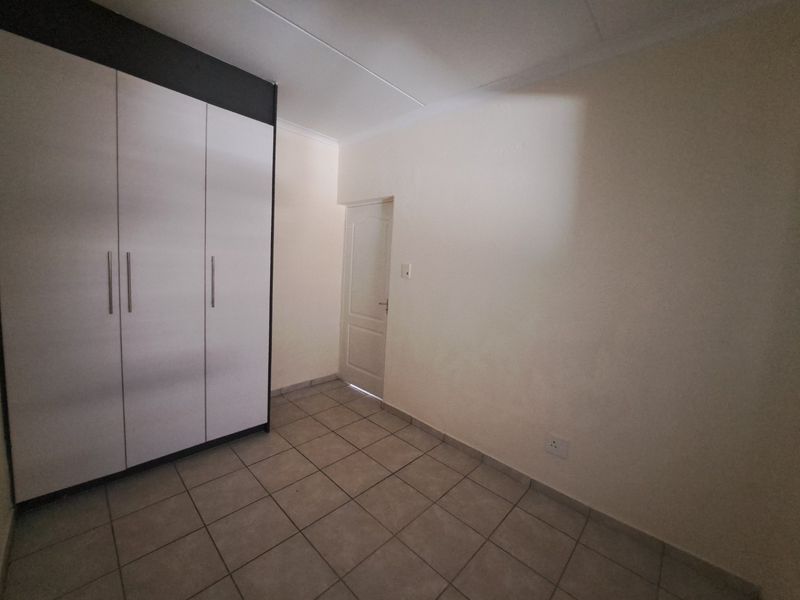 Bright 2-Bed Flat in Benoni with Garden Space - Photo 9