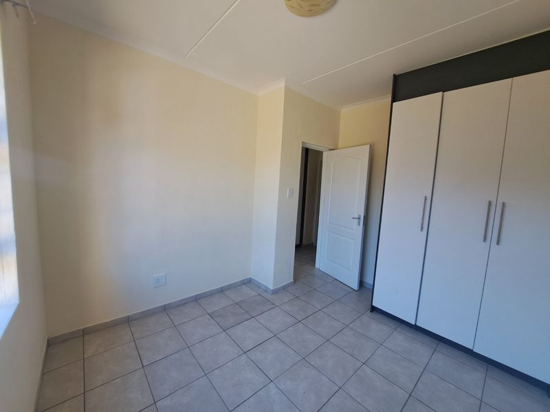 Bright 2-Bed Flat in Benoni with Garden Space - Photo 8