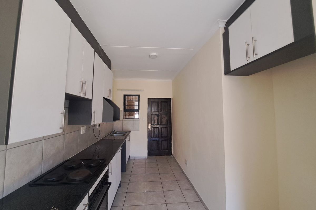 Bright 2-Bed Flat in Benoni with Garden Space - Photo 4
