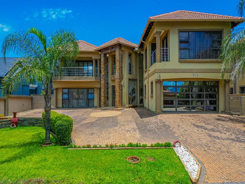 Experience Luxury Estate Living in the Heart of Hartbeespoort - Photo 8