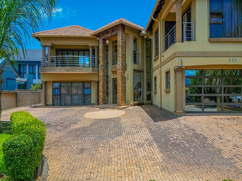 Experience Luxury Estate Living in the Heart of Hartbeespoort - Photo 6