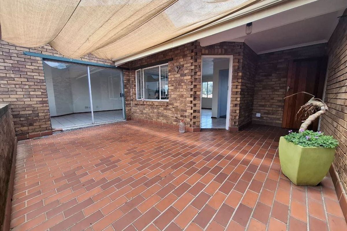 Elegant Family Home with Modern Comfort - Photo 3