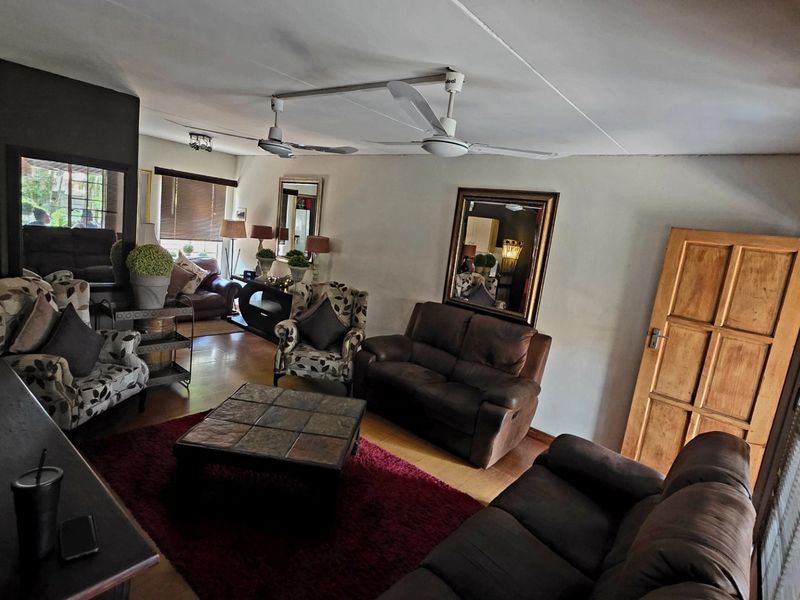 Charming Annlin Townhouse with Modern Comfor - Photo 9