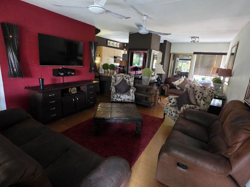 Charming Annlin Townhouse with Modern Comfor - Photo 7