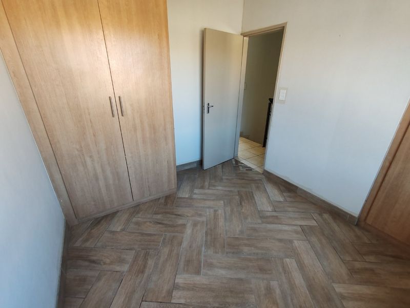 Stylish Secure Living in Popular Annlin Estate - Photo 10