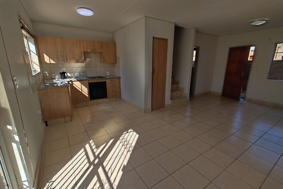 Stylish Secure Living in Popular Annlin Estate - Photo 2