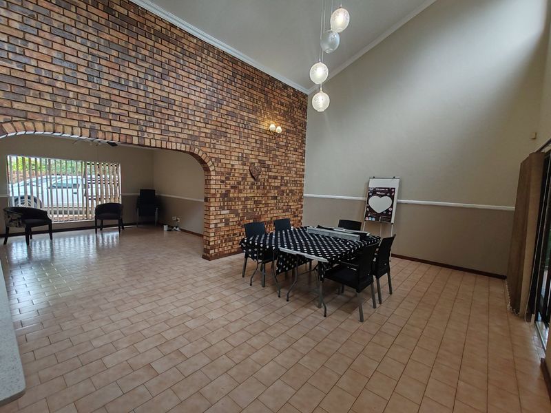 Perfect Balance of Business and Family Living - Photo 2