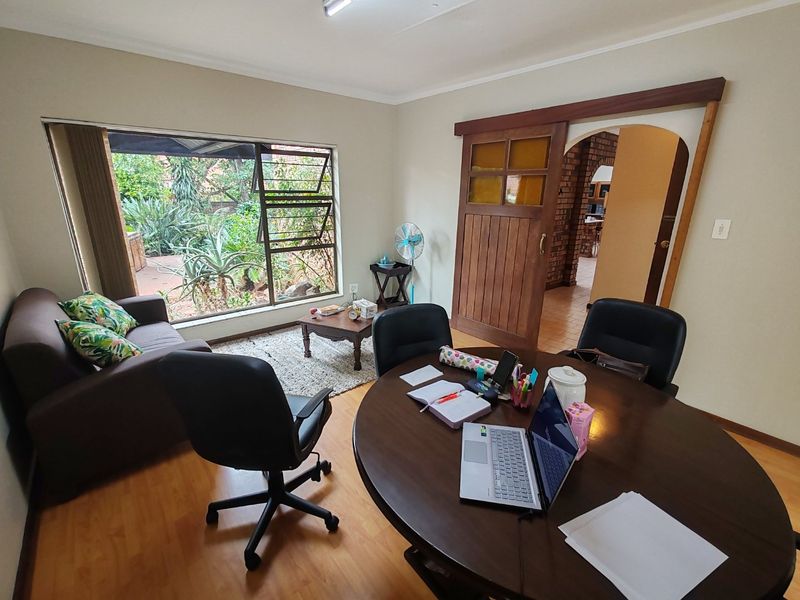 Perfect Balance of Business and Family Living - Photo 3