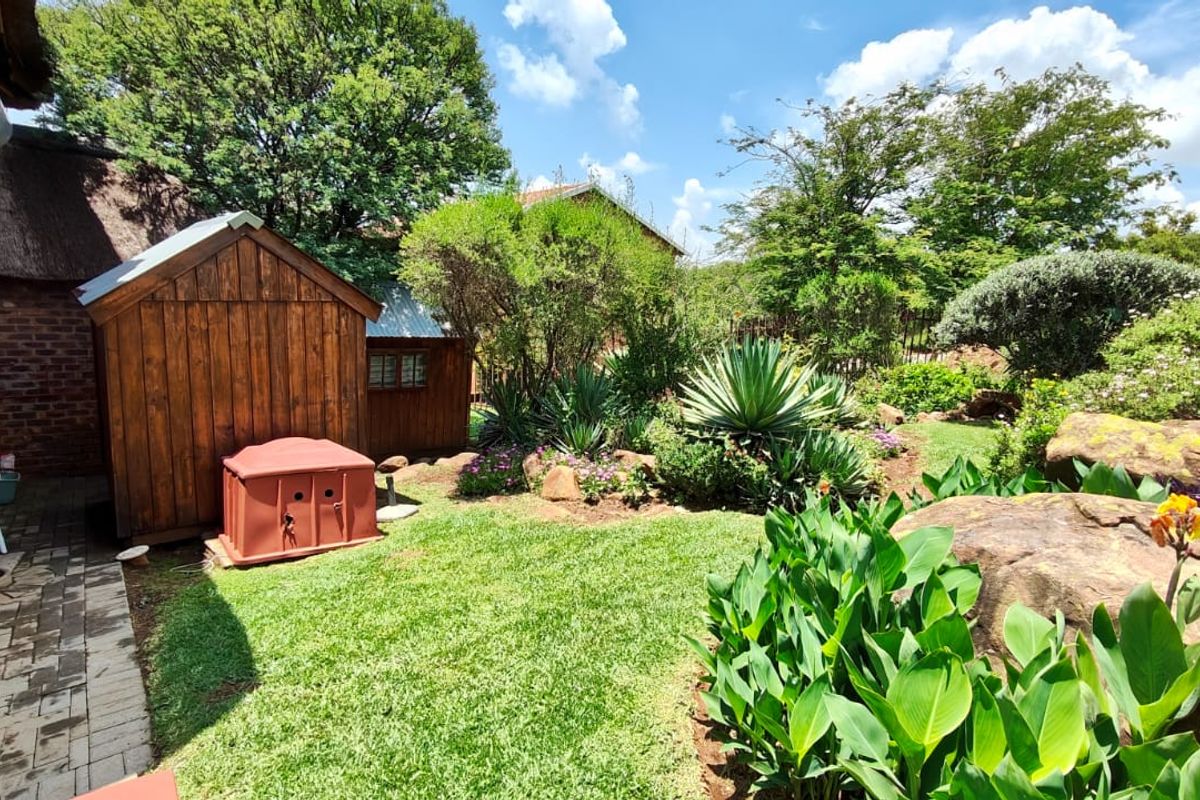 Discover this spacious 1543sqm property in Vaal Marina,  - Photo 4