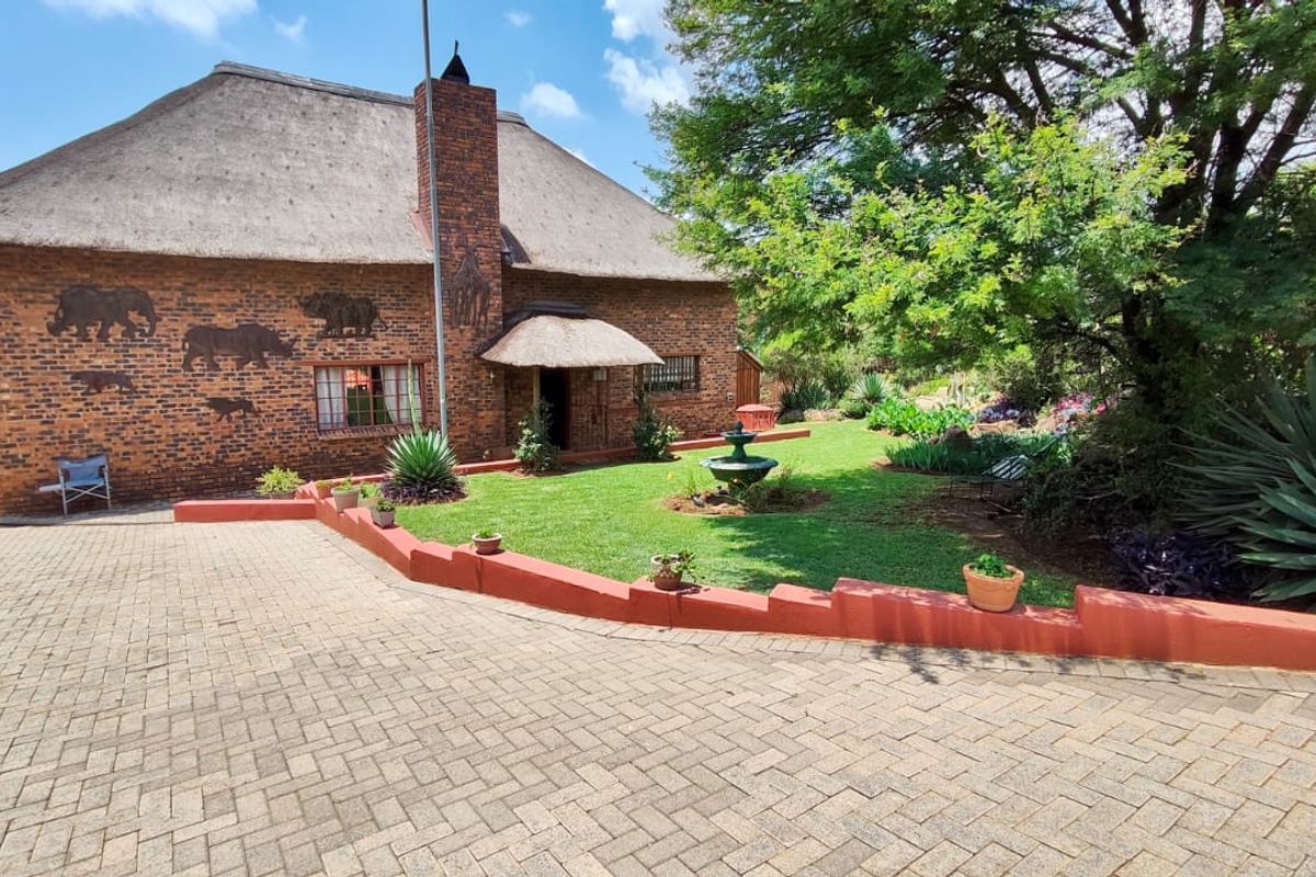 Discover this spacious 1543sqm property in Vaal Marina,  - Photo 3
