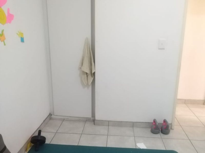 Stunning 3-Bedroom, 2-Bathroom First-Floor Apartment With Balcony  - Photo 5