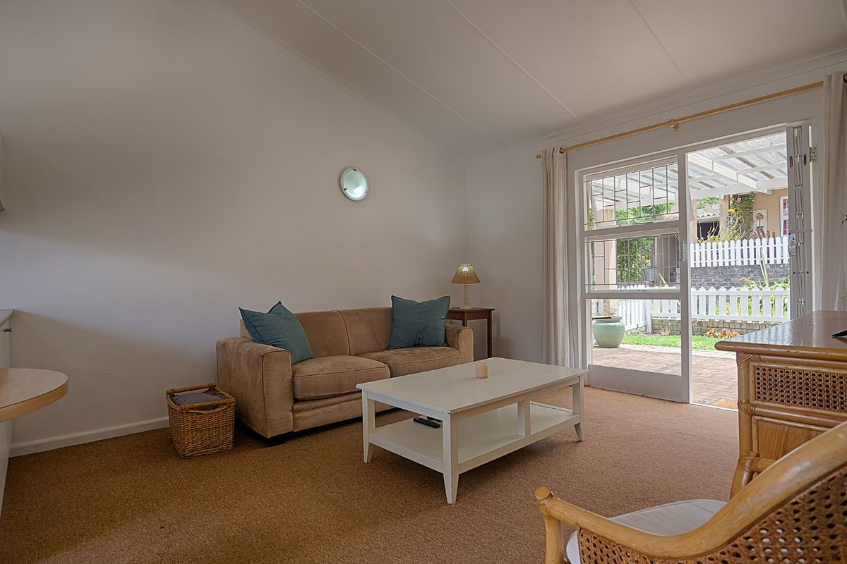 Cute as a Button! Move in Ready !  - Photo 5