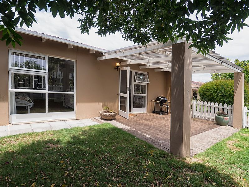 Cute as a Button! Move in Ready !  - Photo 3