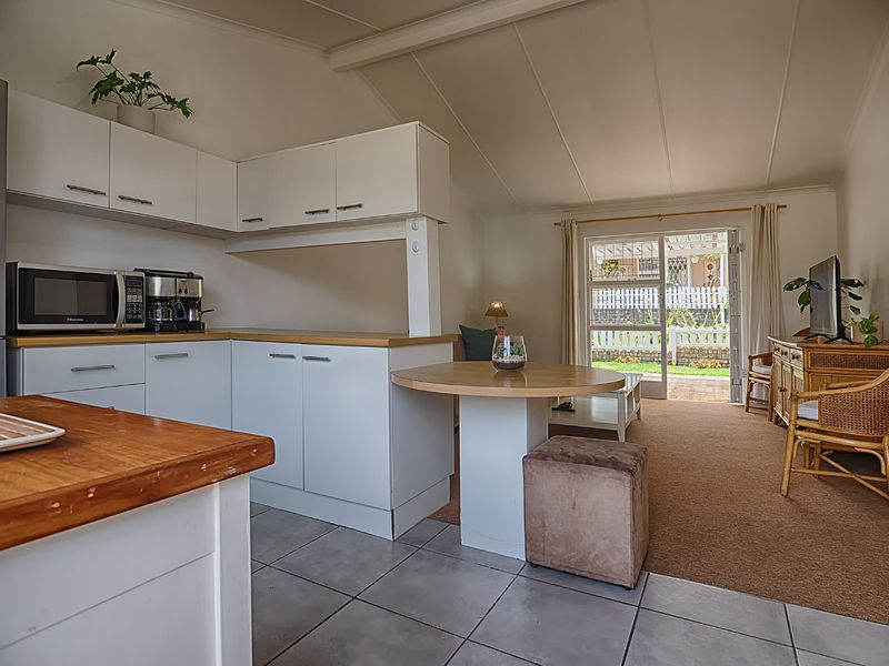 Cute as a Button! Move in Ready !  - Photo 6