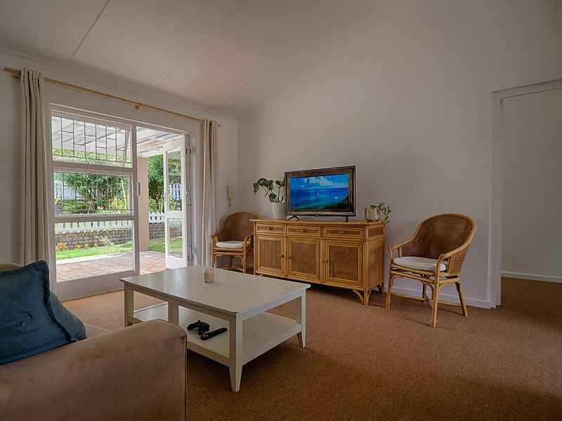 Cute as a Button! Move in Ready !  - Photo 4