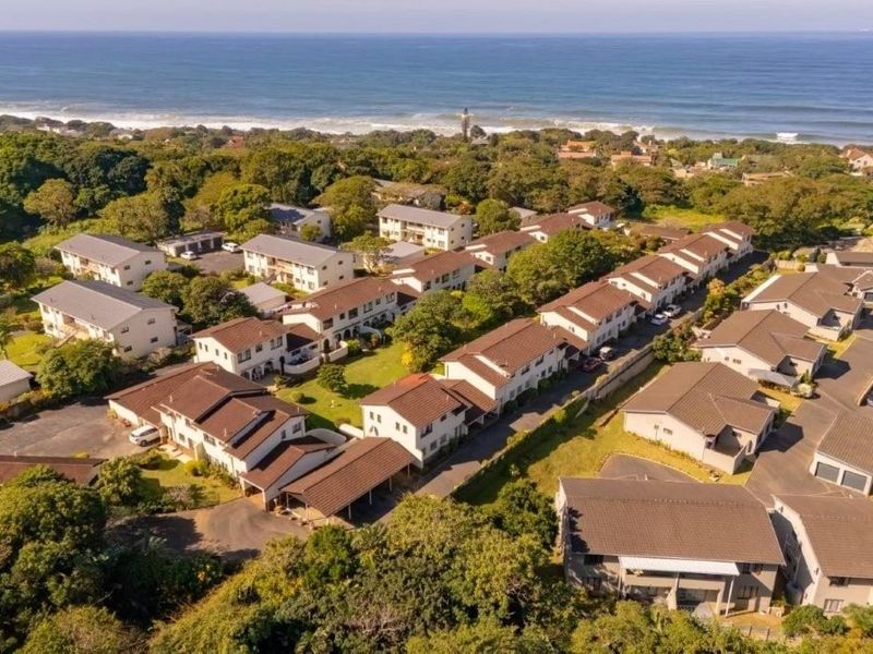 Exceptional Value – Secure, Spacious 3 bedroom Townhouse - Photo 2