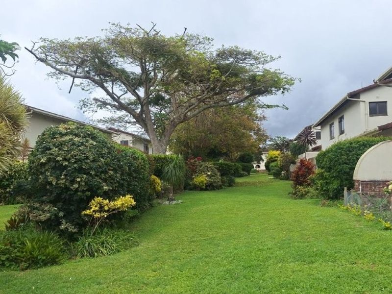 Exceptional Value – Secure, Spacious 3 bedroom Townhouse - Photo 6