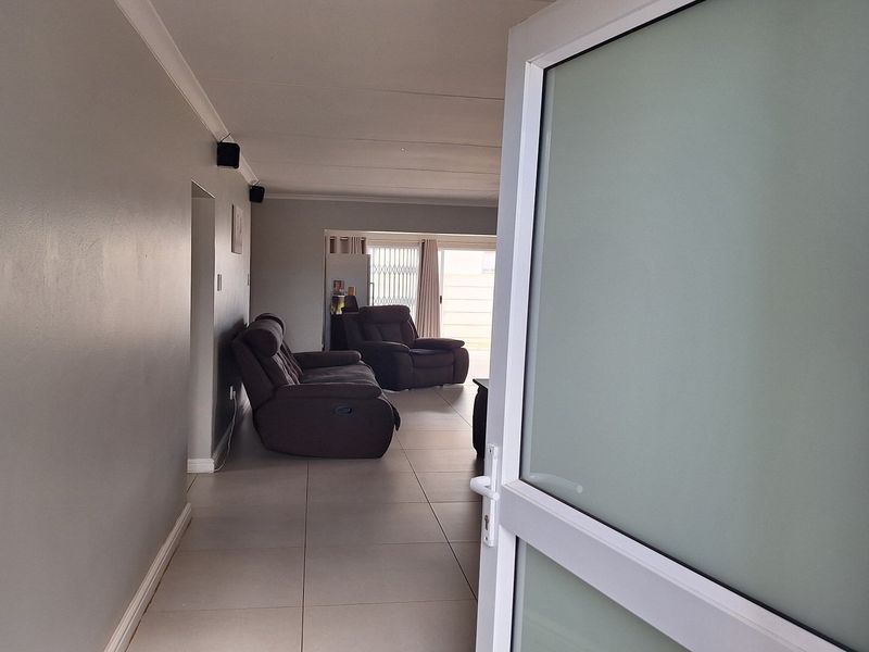 DREAM HOME FOR  A SMALL FAMILY OR DOWNSIZERS - Photo 3