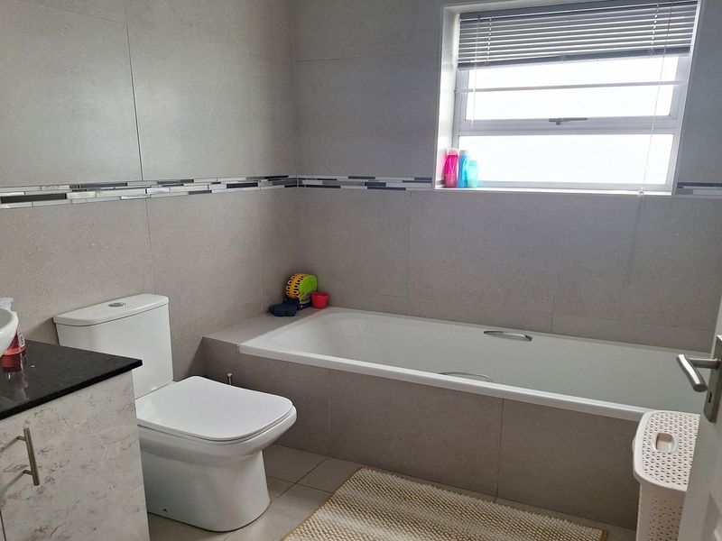 DREAM HOME FOR  A SMALL FAMILY OR DOWNSIZERS - Photo 10