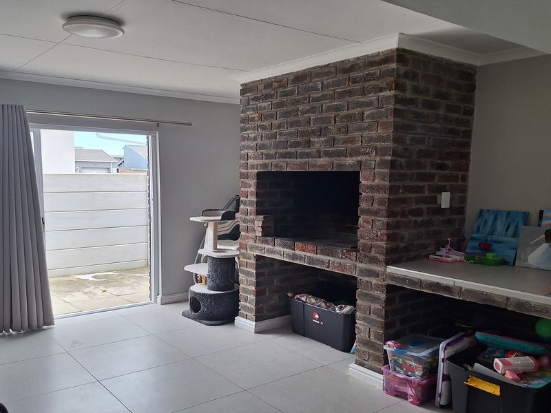 DREAM HOME FOR  A SMALL FAMILY OR DOWNSIZERS - Photo 6